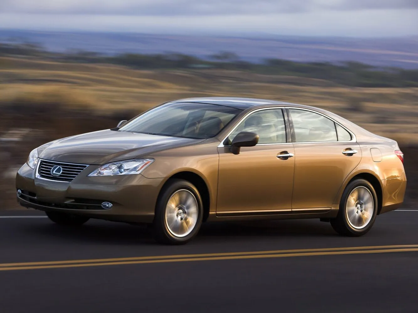 Фото автомобиля Lexus ES V для подбора размеров колес, шин и дисков