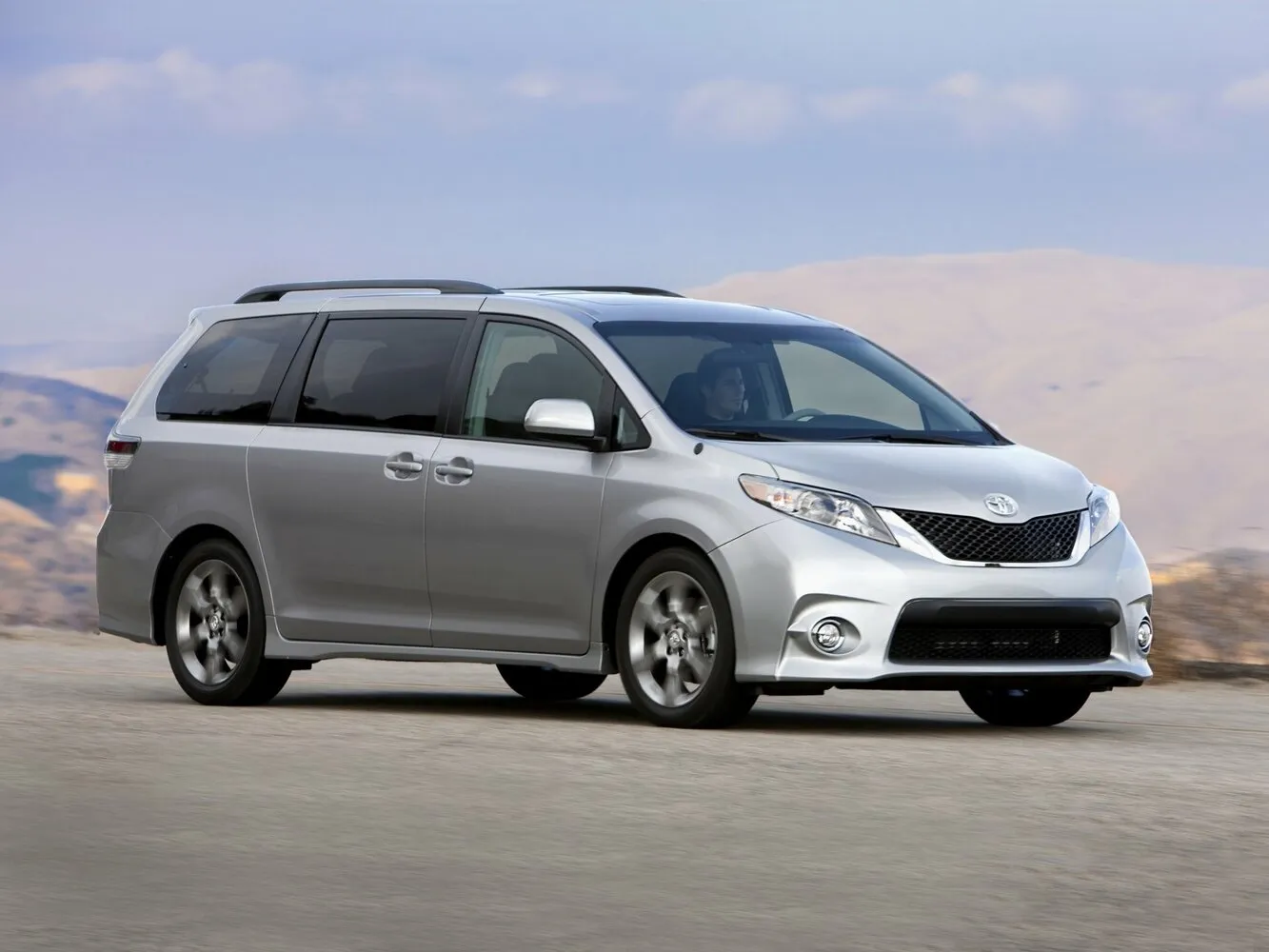 Фото автомобиля Toyota Sienna III для подбора размеров колес, шин и дисков
