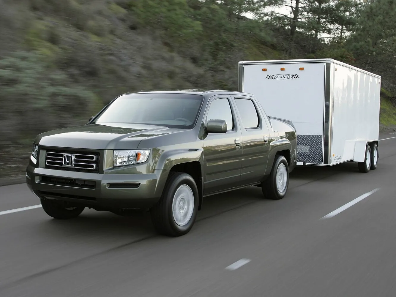 Фото автомобиля Honda Ridgeline I для подбора размеров колес, шин и дисков