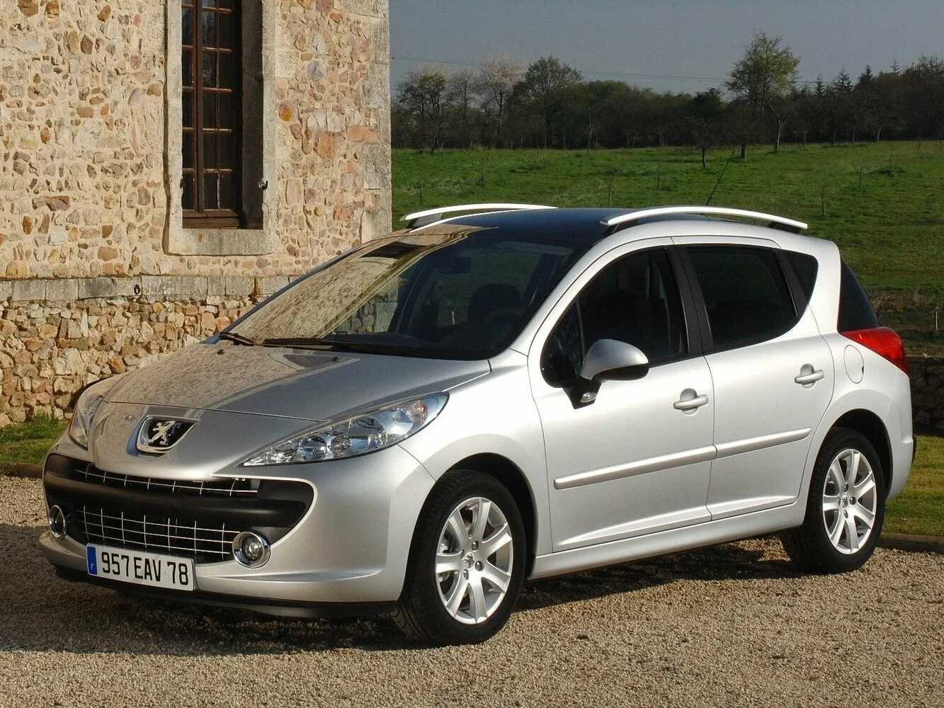 Фото автомобиля Peugeot 207 I для подбора размеров колес, шин и дисков