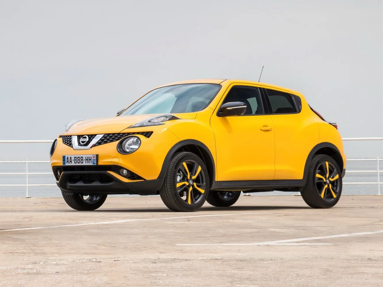 Фото автомобиля Nissan Juke I Рестайлинг для подбора размеров колес, шин и дисков