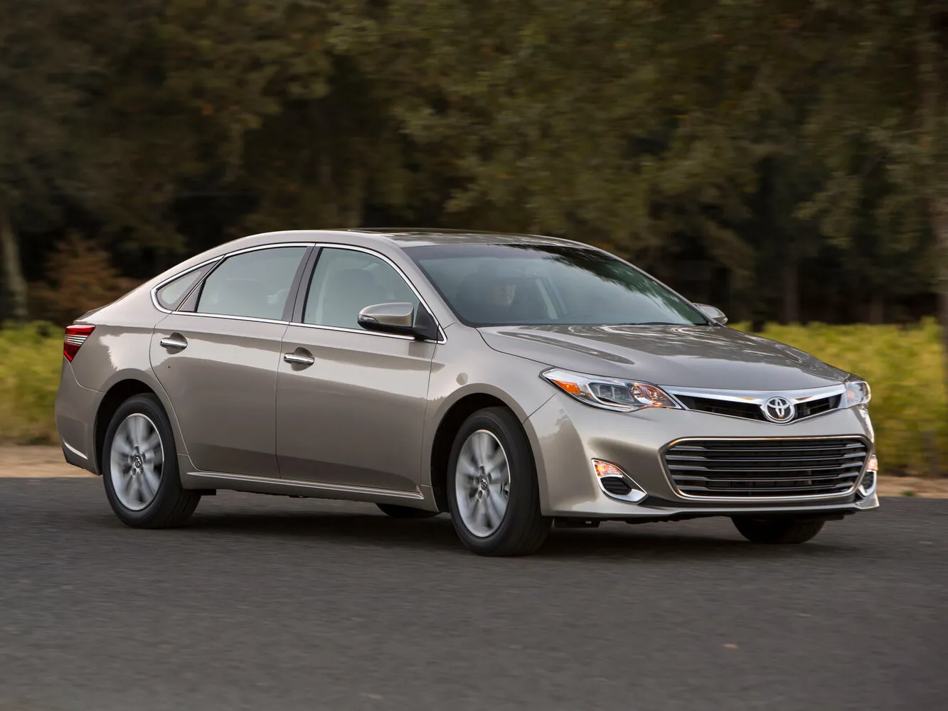 Фото автомобиля Toyota Avalon IV для подбора размеров колес, шин и дисков