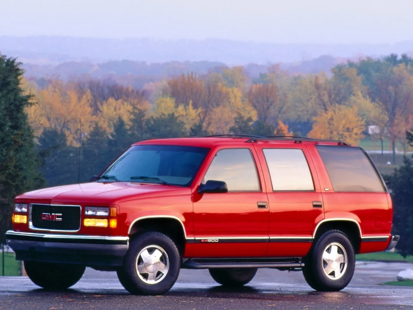 Фото автомобиля GMC Yukon I (GMT400) для подбора размеров колес, шин и дисков