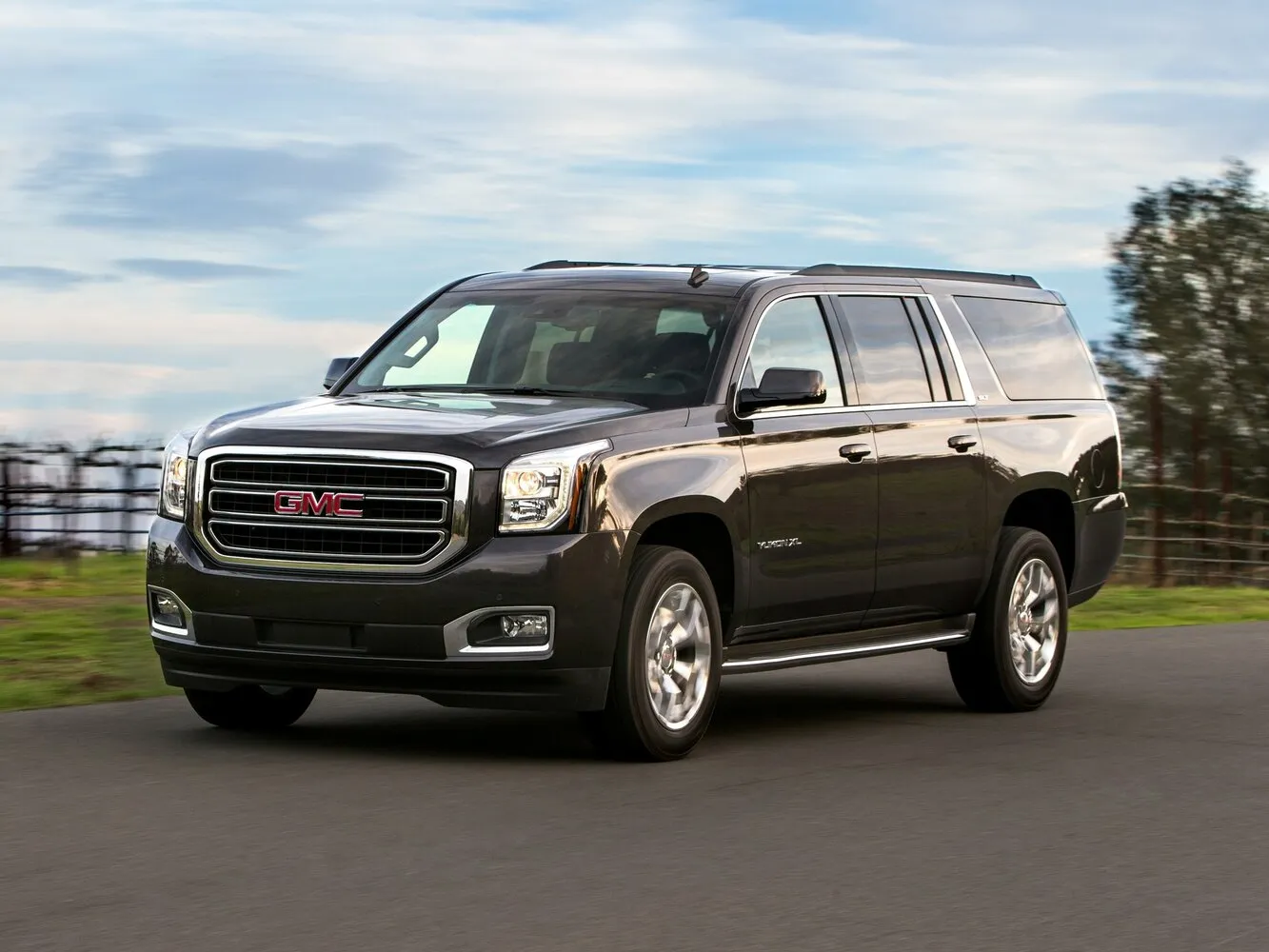 Фото автомобиля GMC Yukon IV (GMT K2UG) для подбора размеров колес, шин и дисков