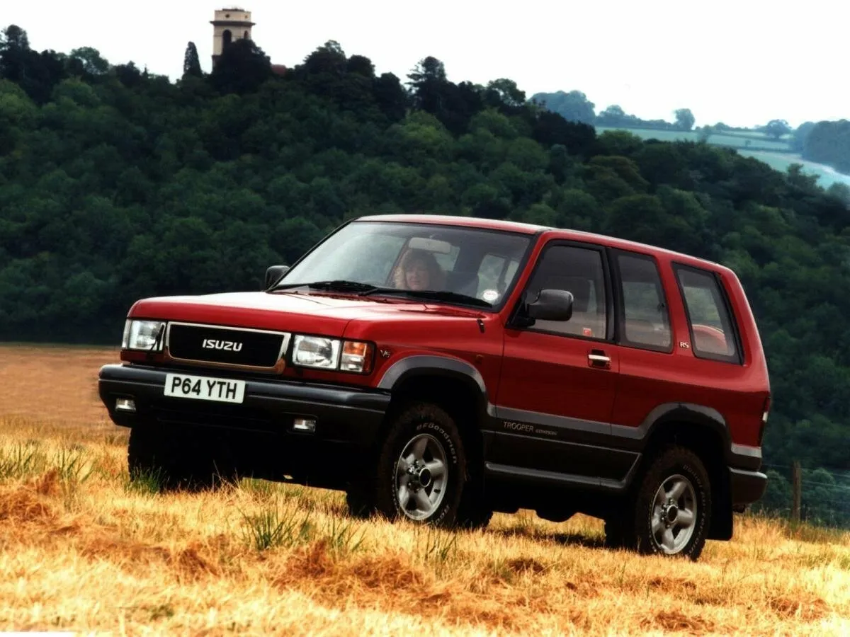 Фото автомобиля Isuzu Trooper II (1992–2002) 3.2 AT (190 л.с.) 4WD allroad 3 doors — заводские размеры шин, ширина дисков, вылет ET и давление в колесах