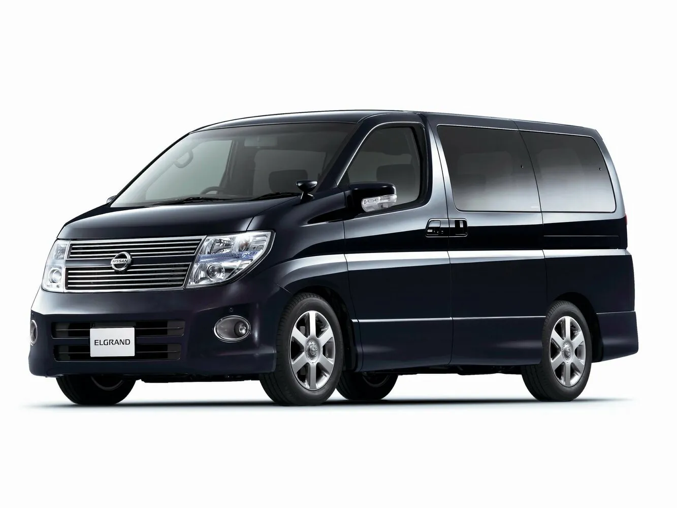 Фото автомобиля Nissan Elgrand II (E51) для подбора размеров колес, шин и дисков