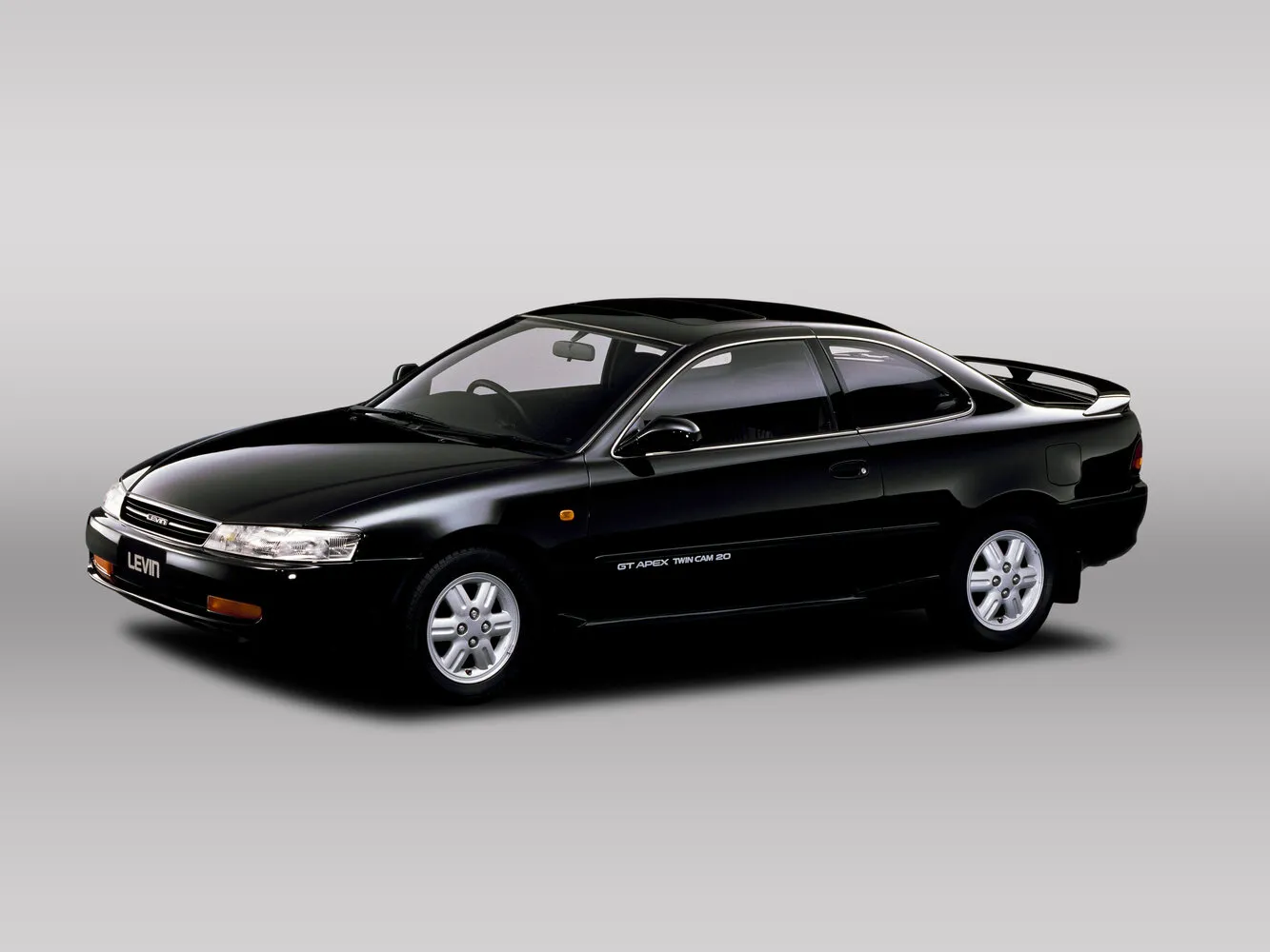 Фото автомобиля Toyota Corolla Levin VI (AE100/AE101) для подбора размеров колес, шин и дисков
