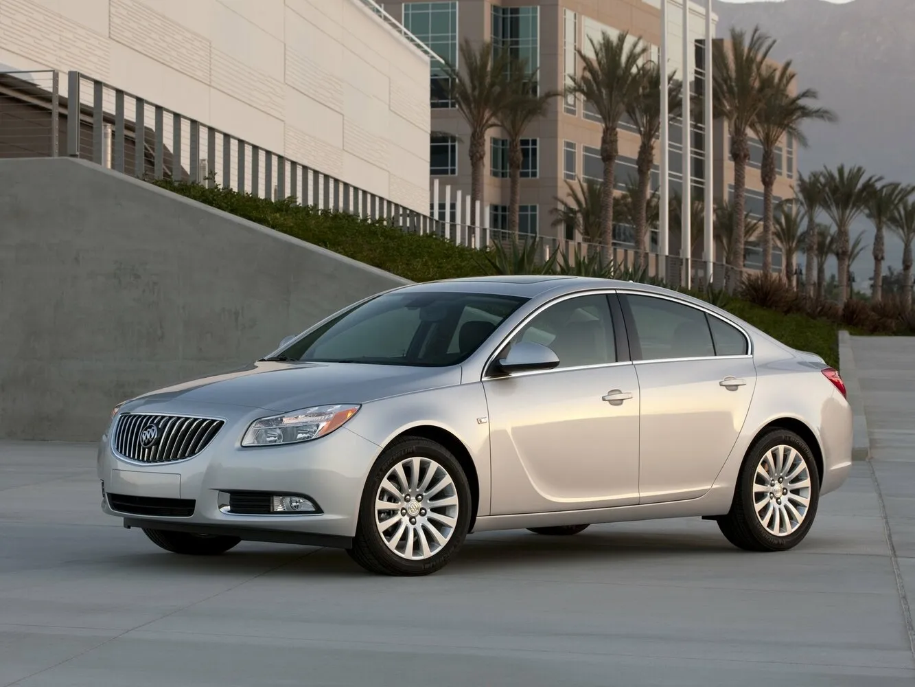 Фото автомобиля Buick Regal V для подбора размеров колес, шин и дисков
