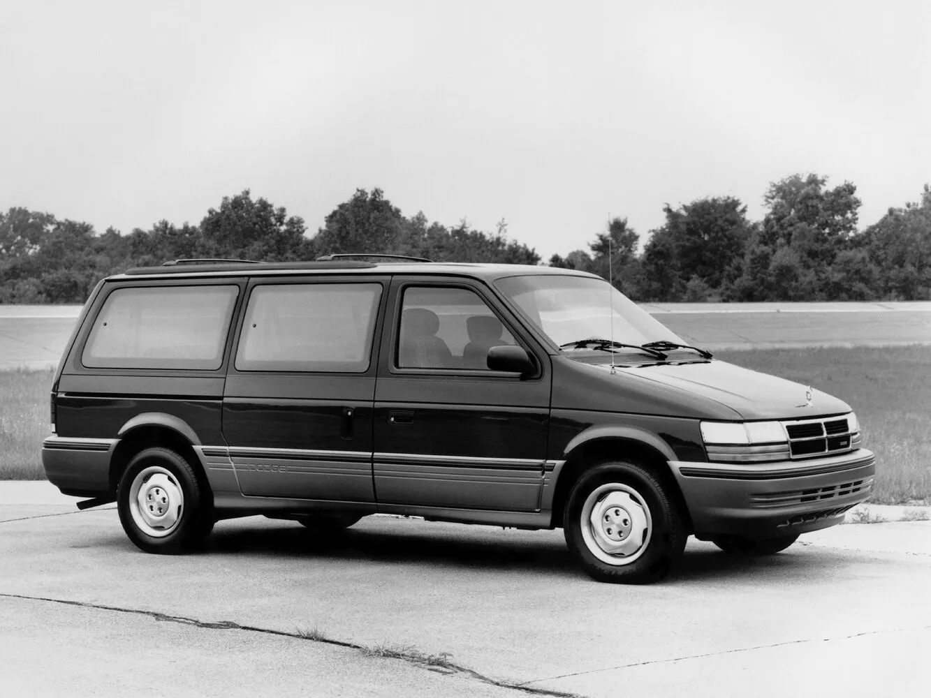 Фото автомобиля Dodge Caravan II для подбора размеров колес, шин и дисков
