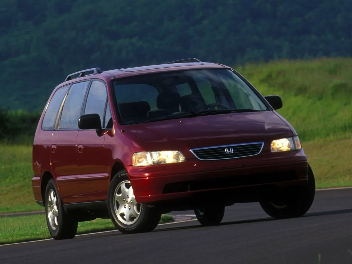 Фото автомобиля Honda Odyssey (North America) I для подбора размеров колес, шин и дисков