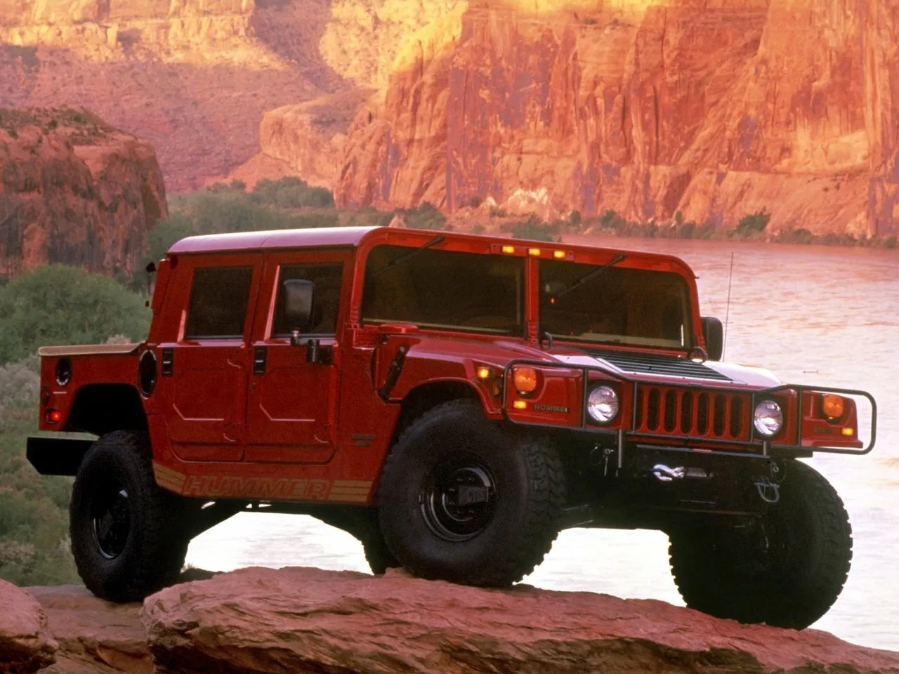 Фото автомобиля Hummer H1 (1992–2006) 6.5d AT (208 л.с.) 4WD pickup two — параметры разболтовки, сверловка дисков, DIA и крепеж