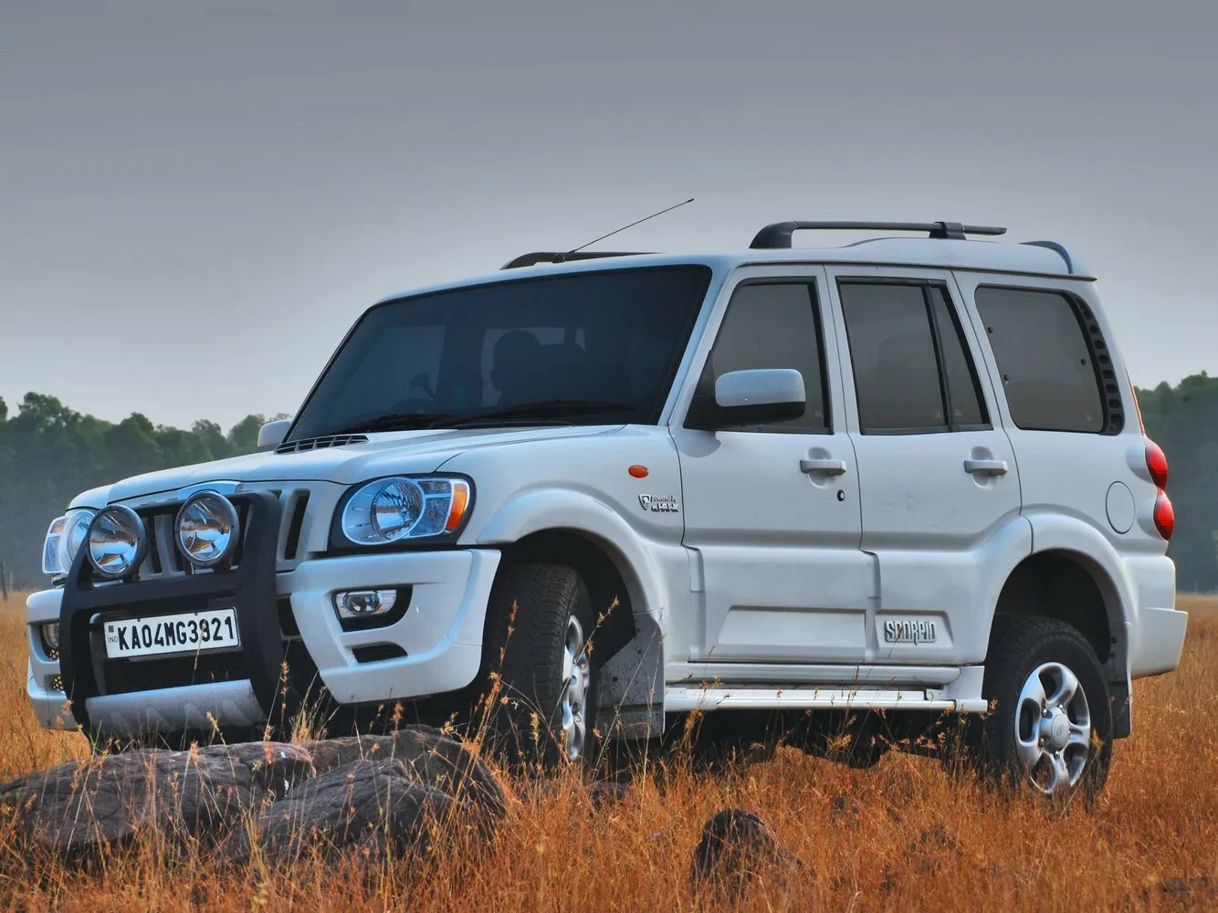 Фото автомобиля Mahindra Scorpio Базовое поколение для подбора размеров колес, шин и дисков