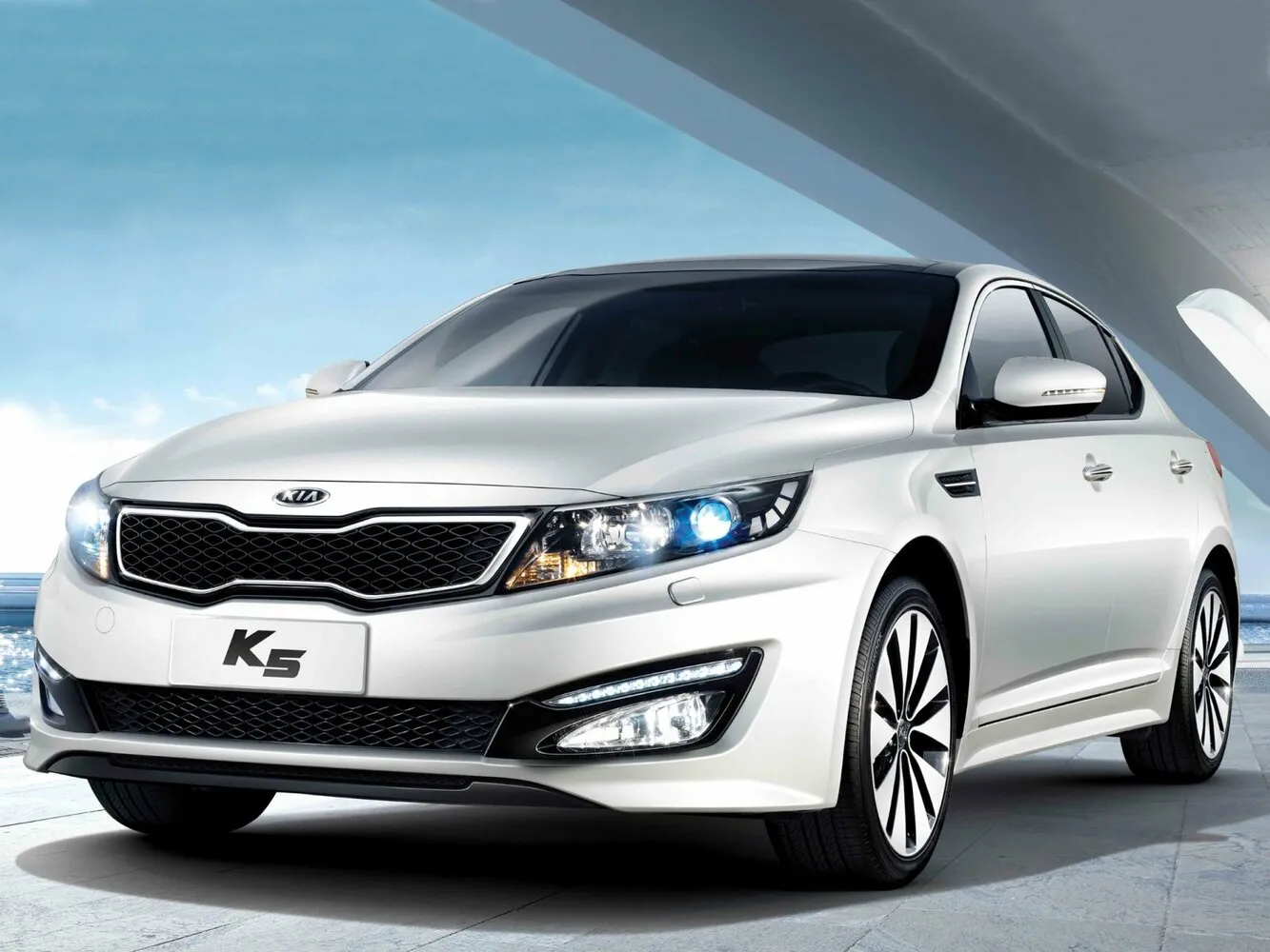 Фото автомобиля Kia K5 I для подбора размеров колес, шин и дисков