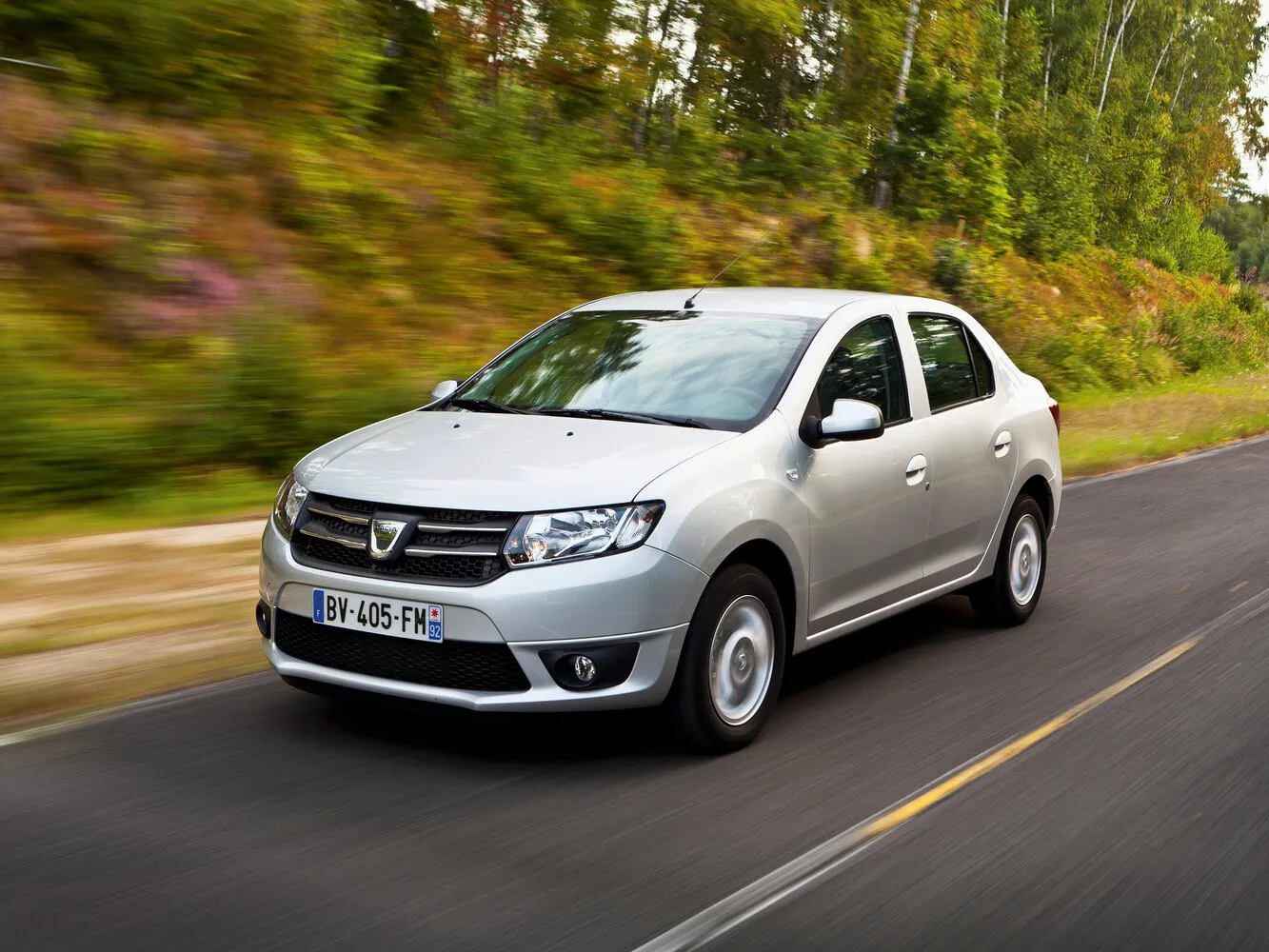 Фото автомобиля Dacia Logan II для подбора размеров колес, шин и дисков
