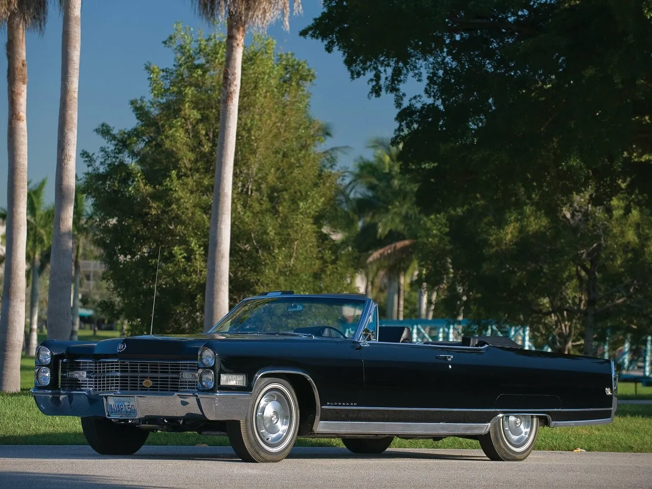 Фото автомобиля Cadillac Eldorado V для подбора размеров колес, шин и дисков