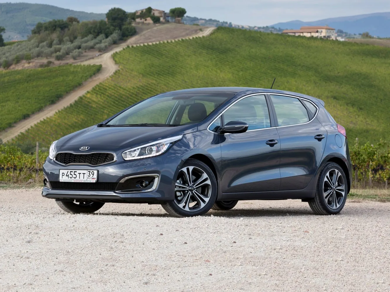 Фото автомобиля Kia Ceed II Рестайлинг 1.4d MT (90 Л.с.) — параметры разболтовки, сверловка дисков, DIA и крепеж