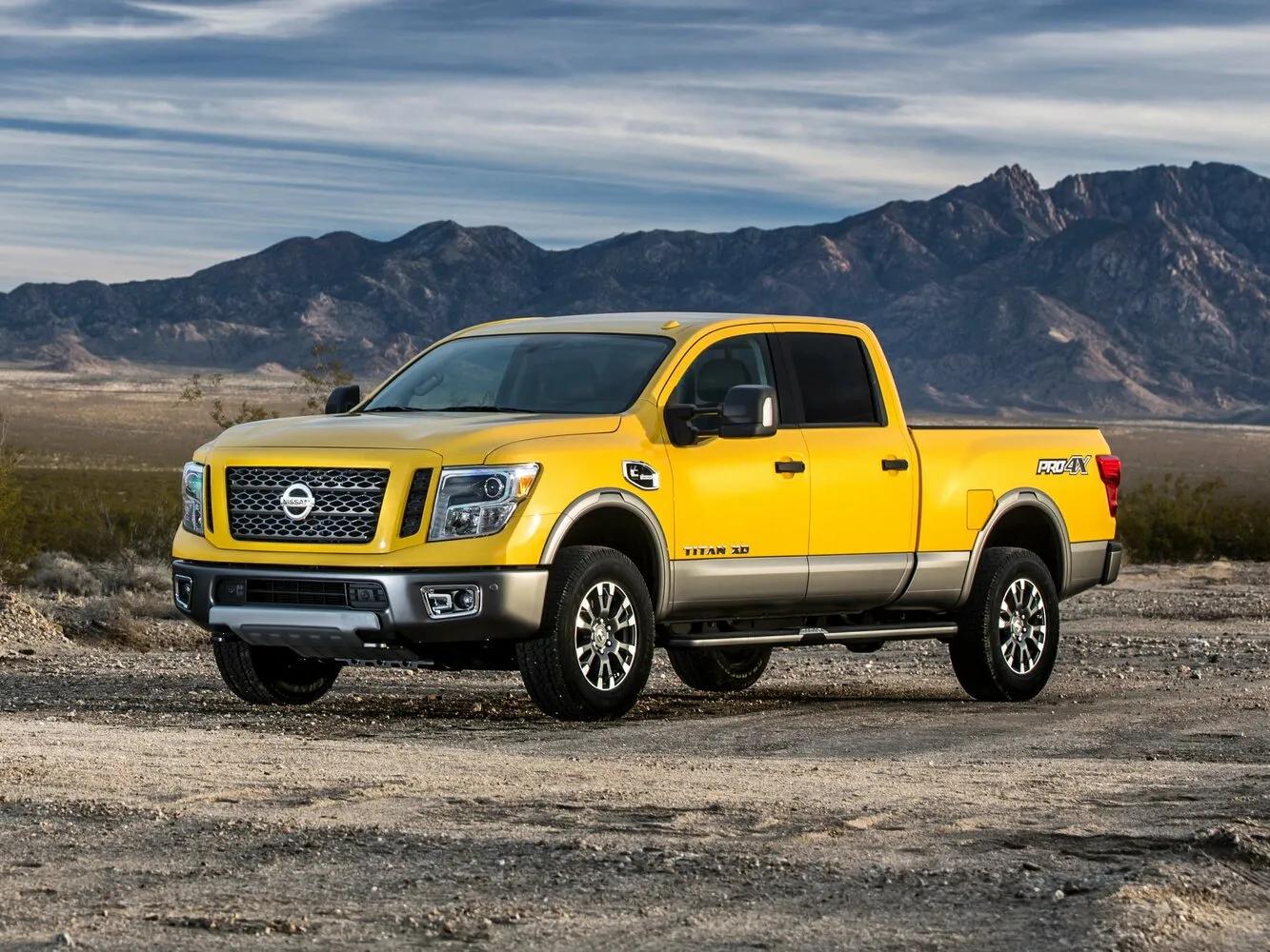 Фото автомобиля Nissan Titan II 5.6 AT (390 л.с.) 4WD — заводские размеры шин, ширина дисков, вылет ET и давление в колесах