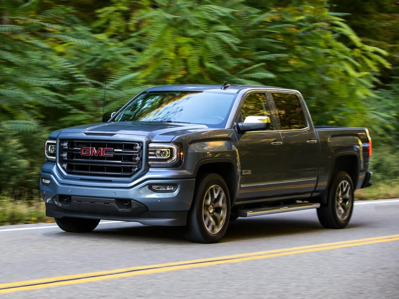 Фото автомобиля GMC Sierra III (K2XX) Рестайлинг для подбора размеров колес, шин и дисков