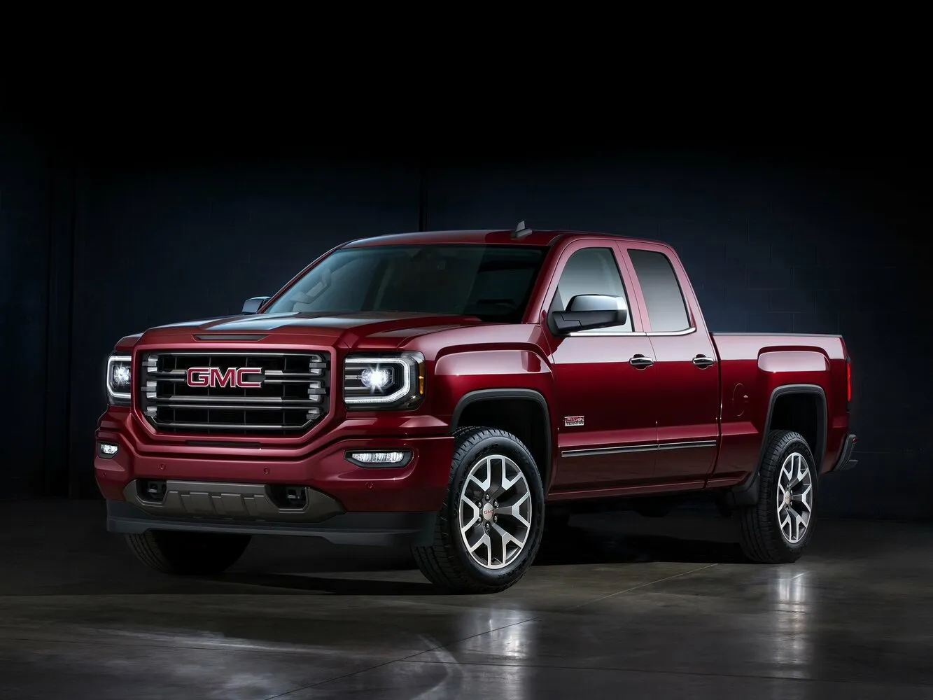 Фото автомобиля GMC Sierra III (K2XX) Рестайлинг (2015–2018) Crew Cab 8-speed 5.3 AT (355 л.с.) 4WD pickup two — параметры разболтовки, сверловка дисков, DIA и крепеж