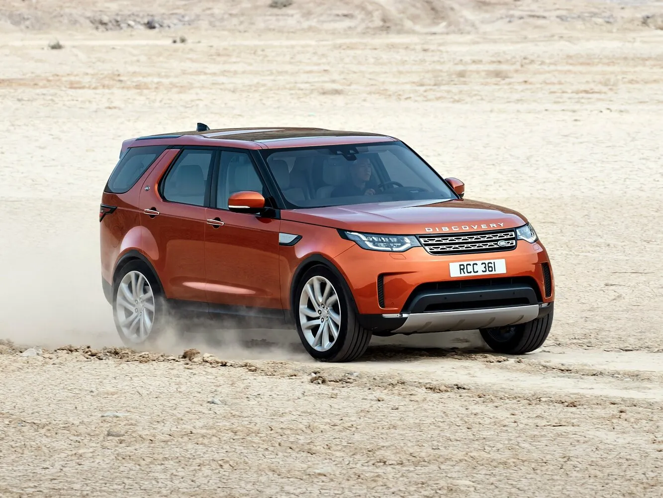 Фото автомобиля Land Rover Discovery V для подбора размеров колес, шин и дисков