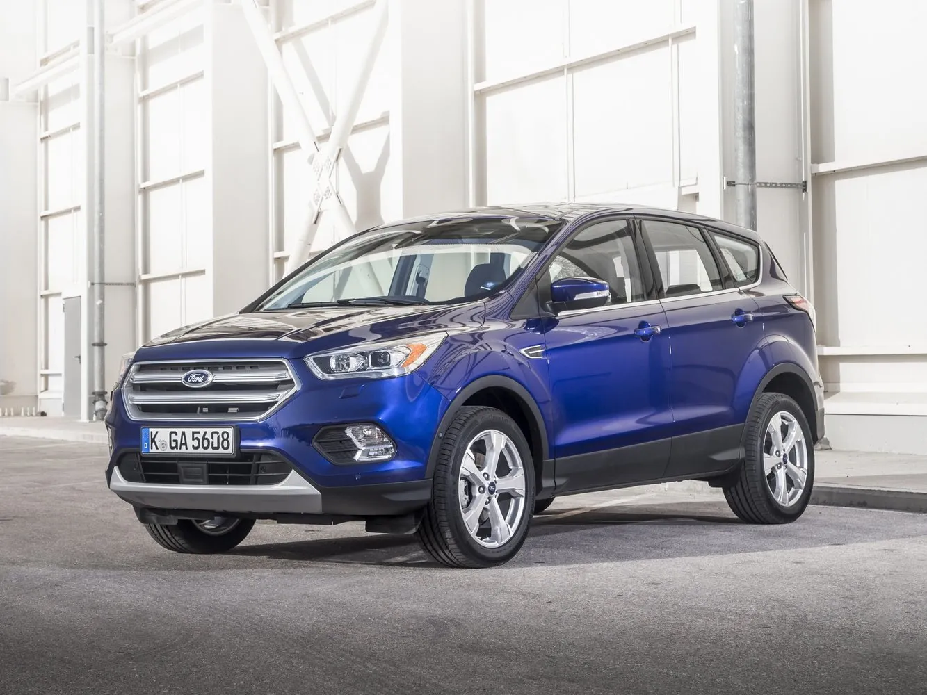 Фото автомобиля Ford Kuga II Рестайлинг для подбора размеров колес, шин и дисков