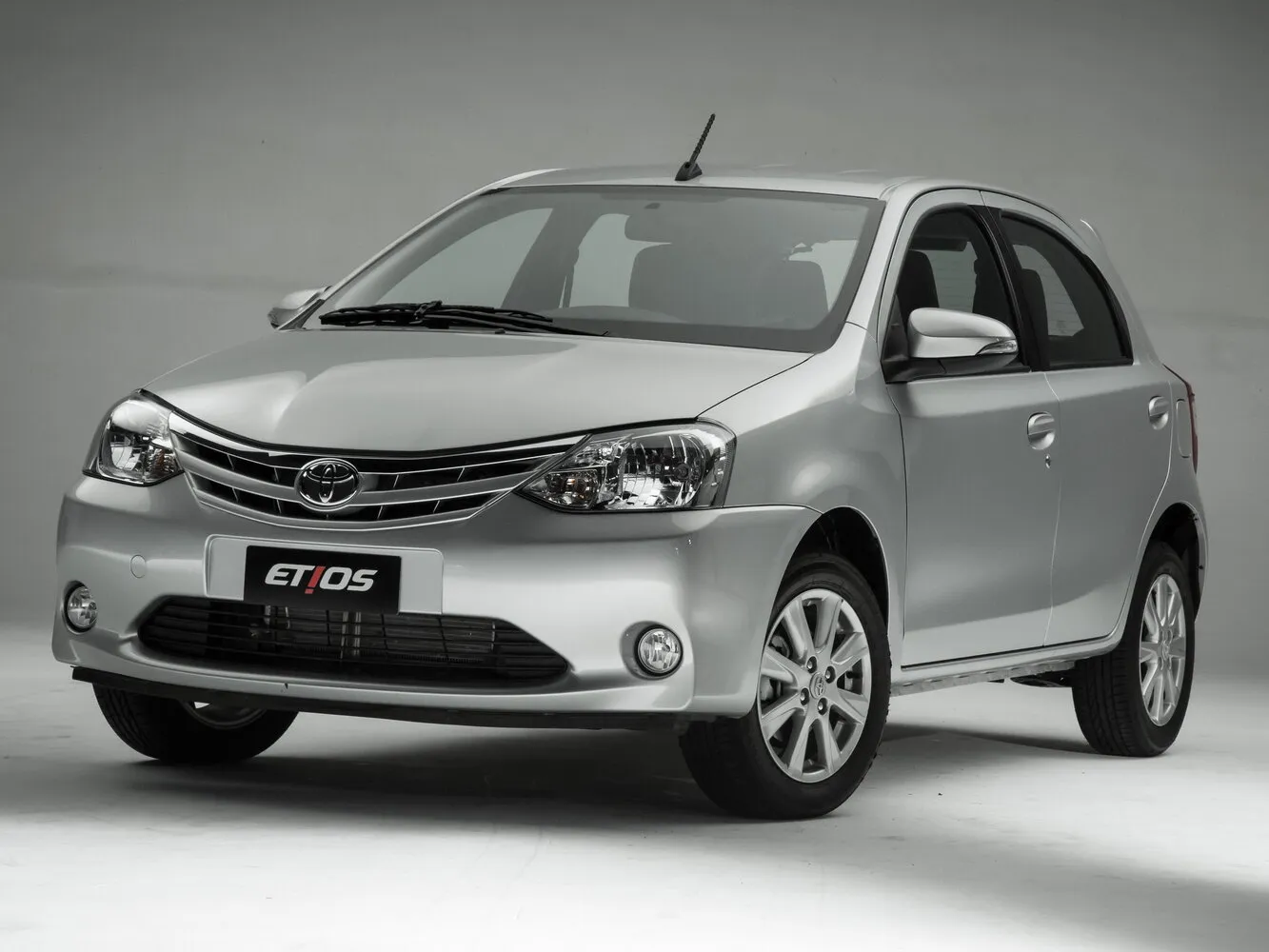 Фото автомобиля Toyota Etios I для подбора размеров колес, шин и дисков