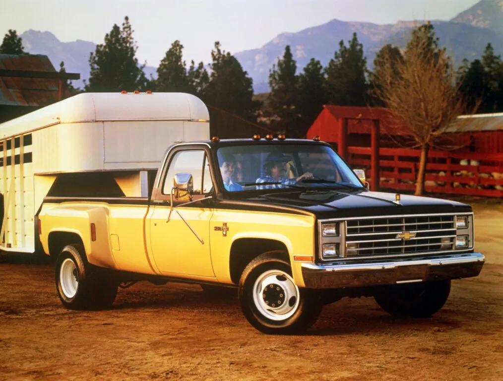Фото автомобиля Chevrolet C/K III для подбора размеров колес, шин и дисков