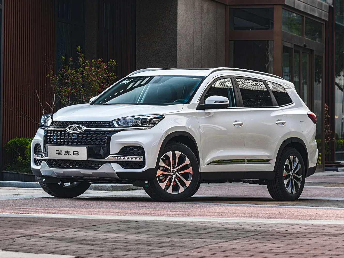 Фото автомобиля Chery Tiggo 8 I для подбора размеров колес, шин и дисков
