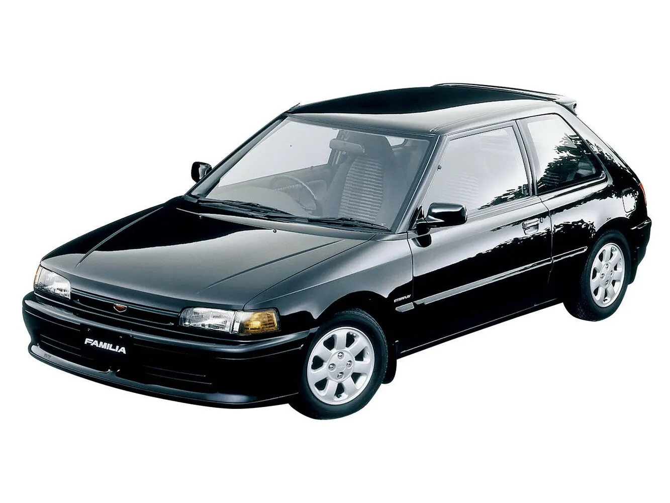 Фото автомобиля Mazda Familia VI (BG) 1.5 MT (110 Л.с.) — заводские размеры шин, ширина дисков, вылет ET и давление в колесах