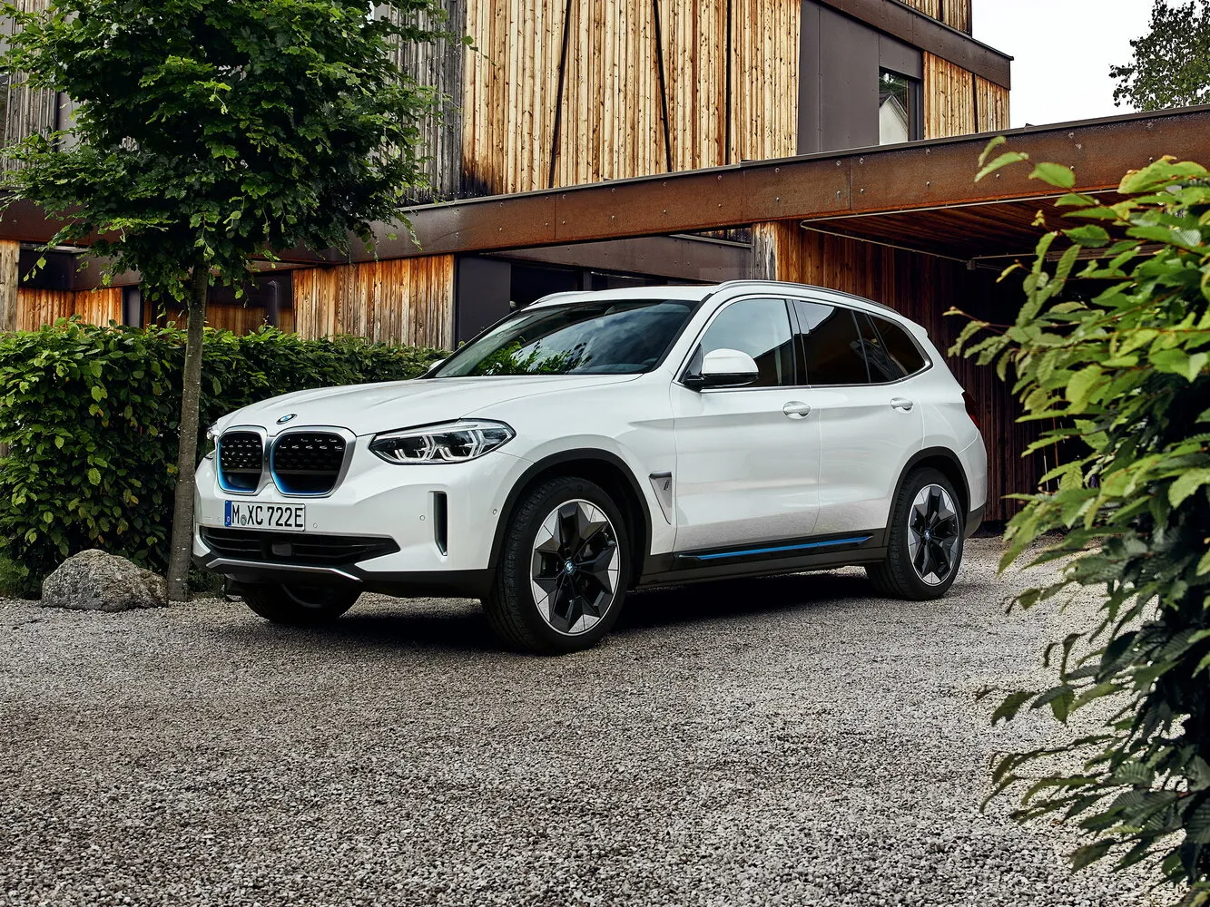 Фото автомобиля BMW iX3 I (G08) для подбора размеров колес, шин и дисков