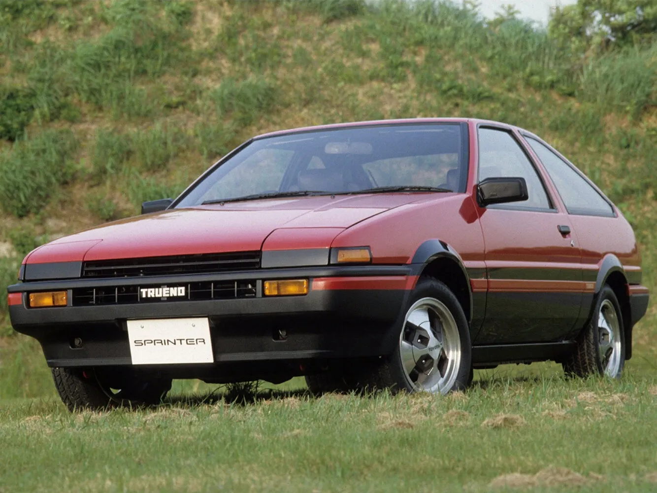 Фото автомобиля Toyota Sprinter Trueno IV (AE85/AE86) для подбора размеров колес, шин и дисков