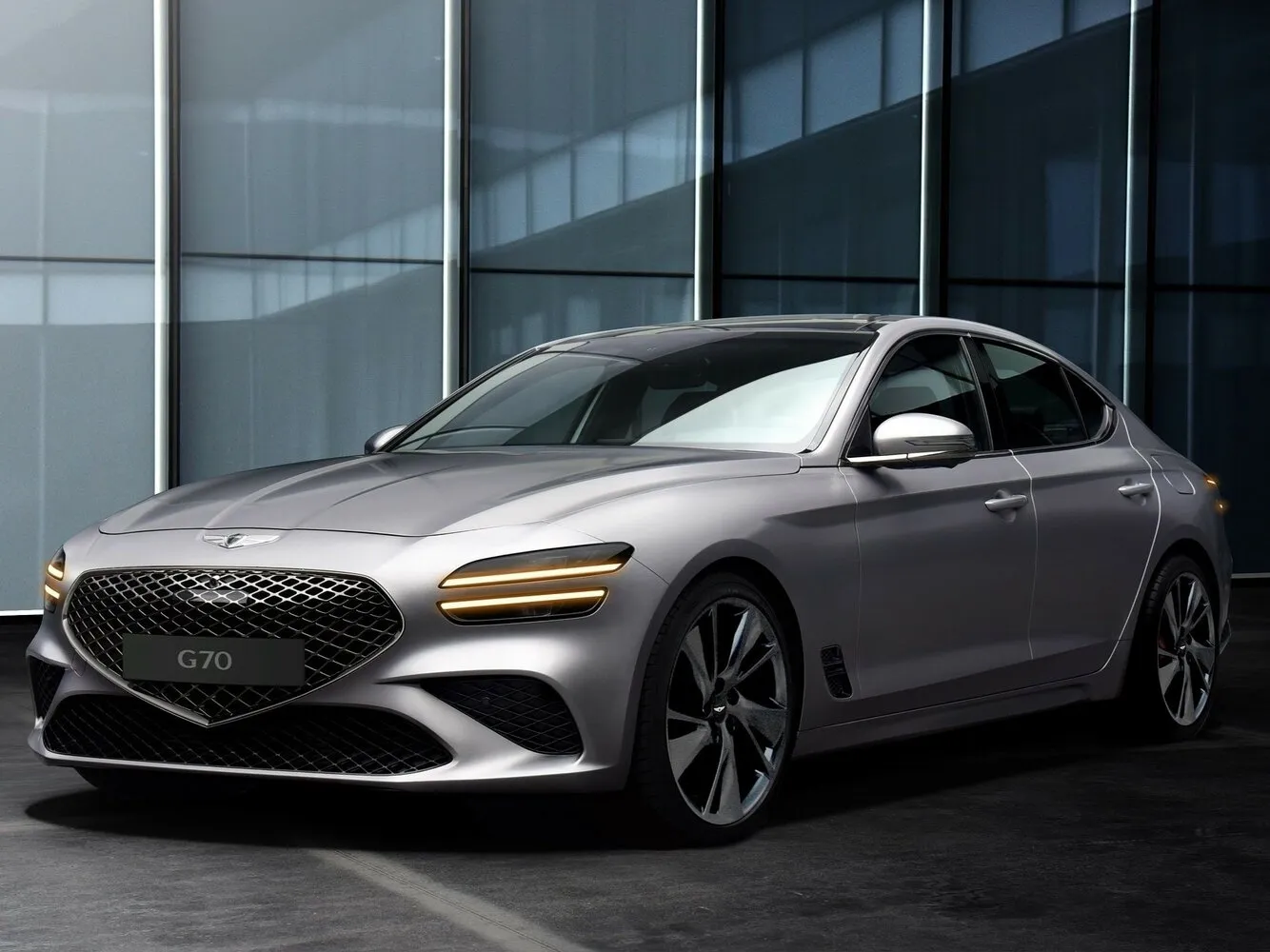Фото автомобиля Genesis G70 I Рестайлинг для подбора размеров колес, шин и дисков
