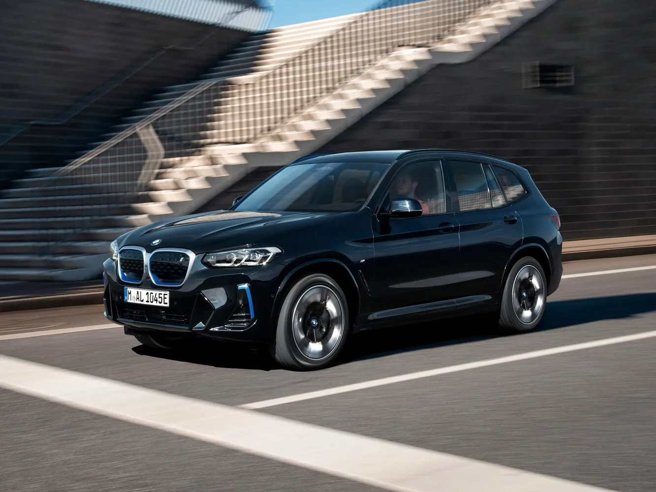 Фото автомобиля BMW iX3 I (G08) Рестайлинг для подбора размеров колес, шин и дисков