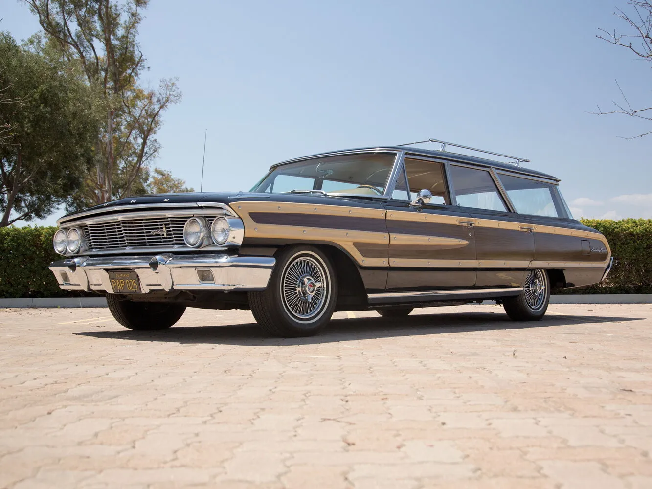 Ford Country Squire V