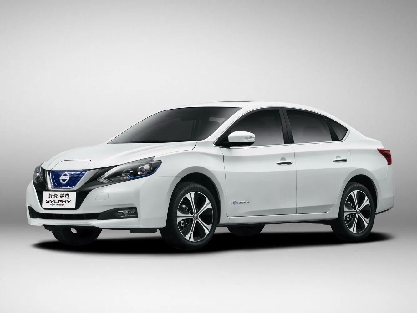 Фото автомобиля Nissan Sylphy Zero Emission для подбора размеров колес, шин и дисков
