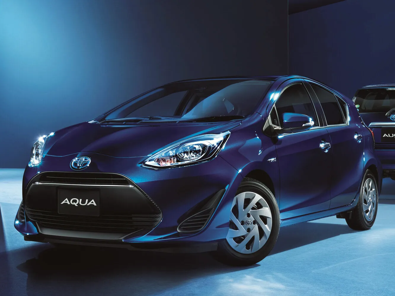 Фото автомобиля Toyota Aqua I Рестайлинг 2 для подбора размеров колес, шин и дисков