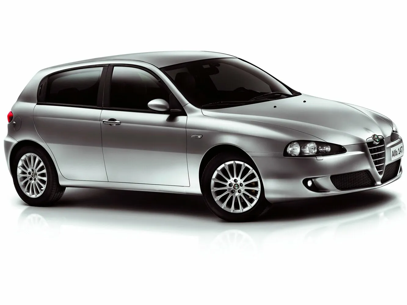 Фото автомобиля Alfa Romeo 147 I Рестайлинг для подбора размеров колес, шин и дисков