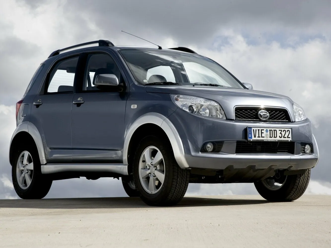 Фото автомобиля Daihatsu Terios II для подбора размеров колес, шин и дисков