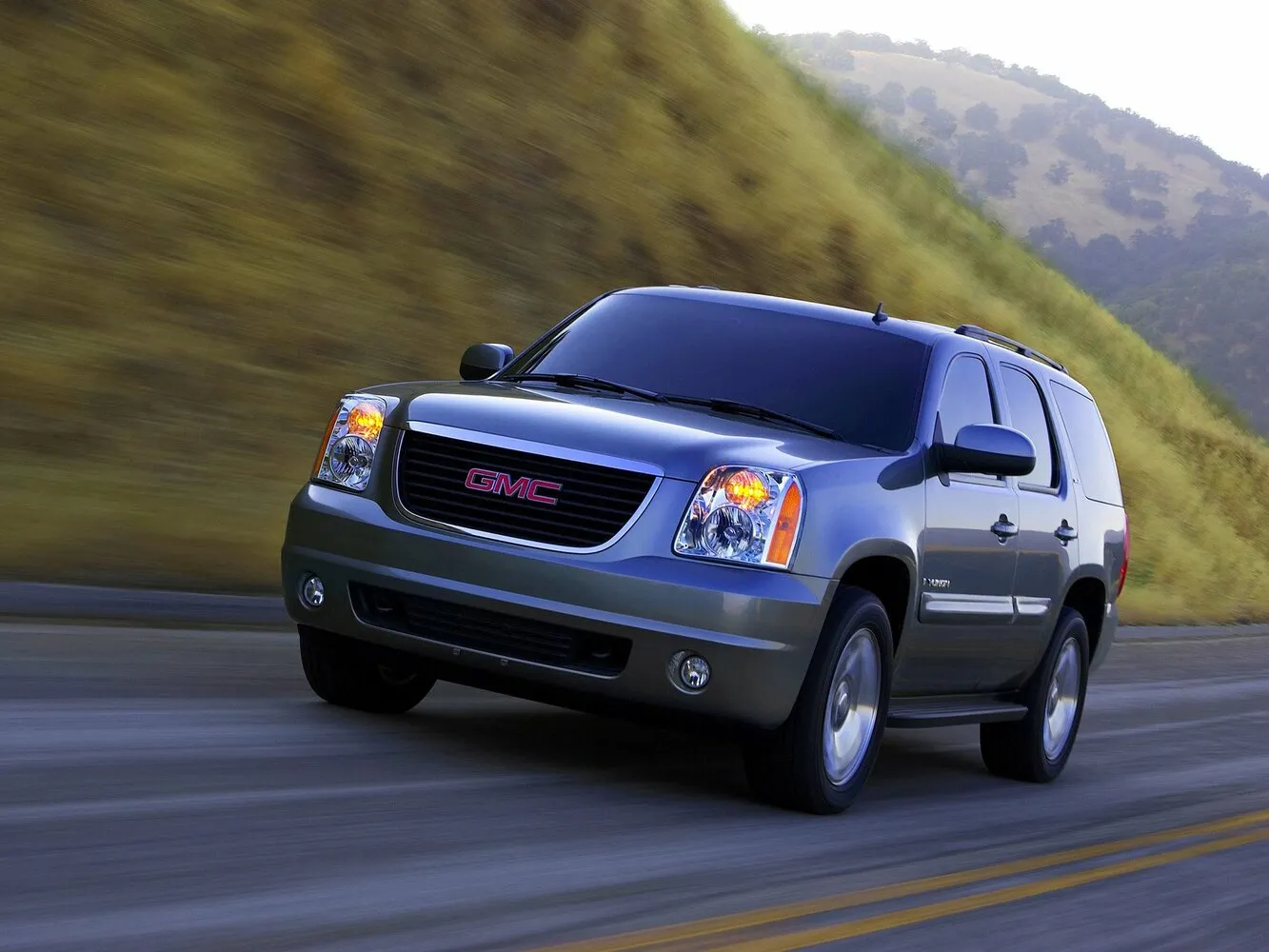 Фото автомобиля GMC Yukon III (GMT900) для подбора размеров колес, шин и дисков