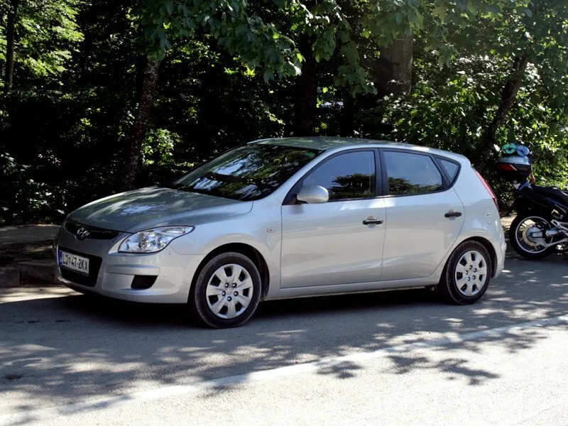 Фото автомобиля Hyundai i30 I 1.6d AT (116 Л.с.) — параметры разболтовки, сверловка дисков, DIA и крепеж