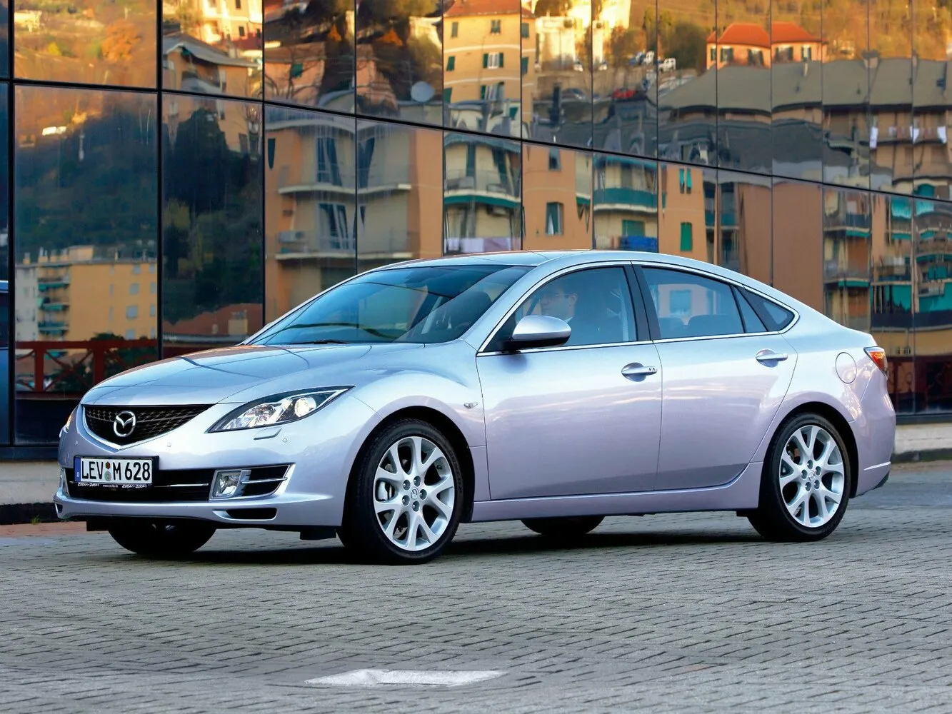 Фото автомобиля Mazda 6 II (GH) для подбора размеров колес, шин и дисков