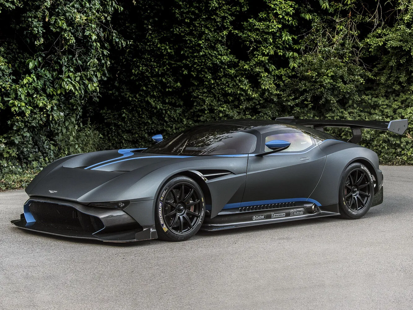 Aston Martin Vulcan Базовая модификация