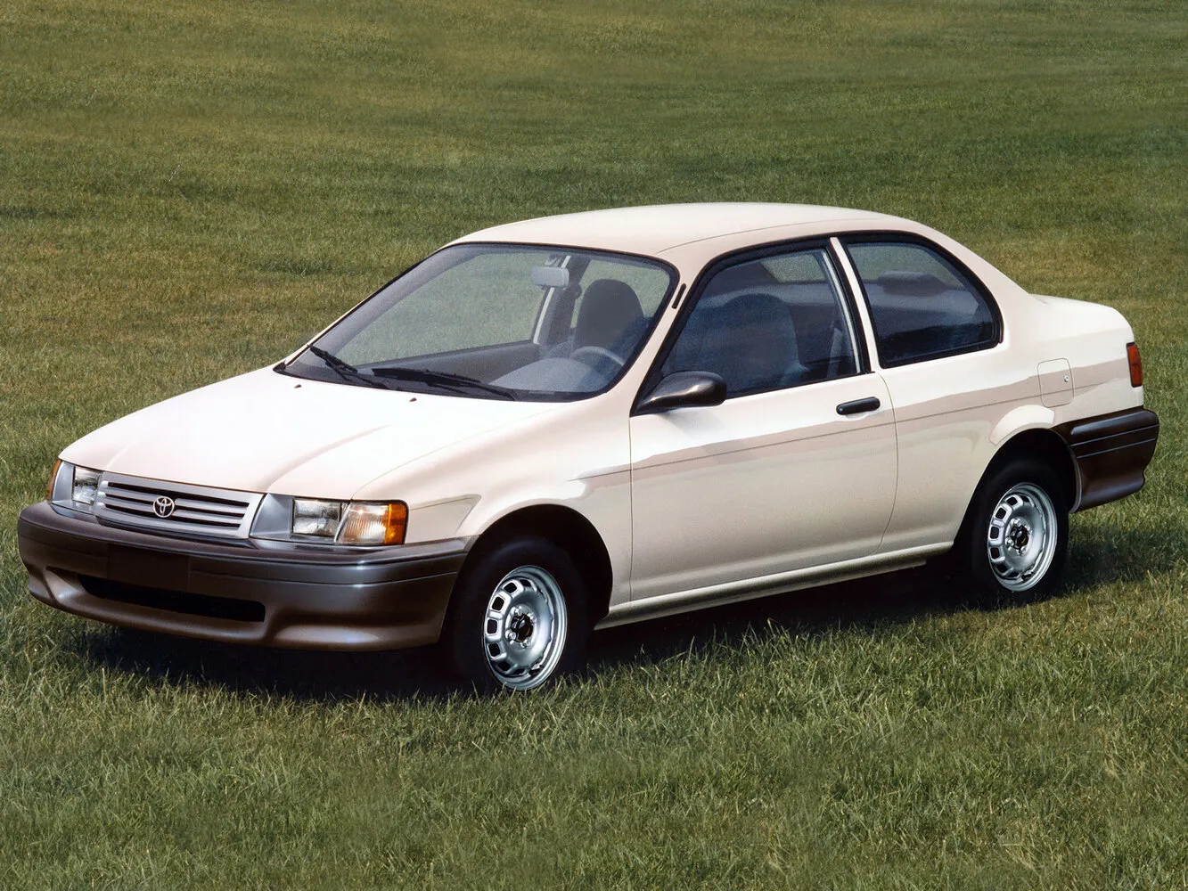 Фото автомобиля Toyota Tercel IV (L40) 1.5 MT (110 Л.с.) — параметры разболтовки, сверловка дисков, DIA и крепеж