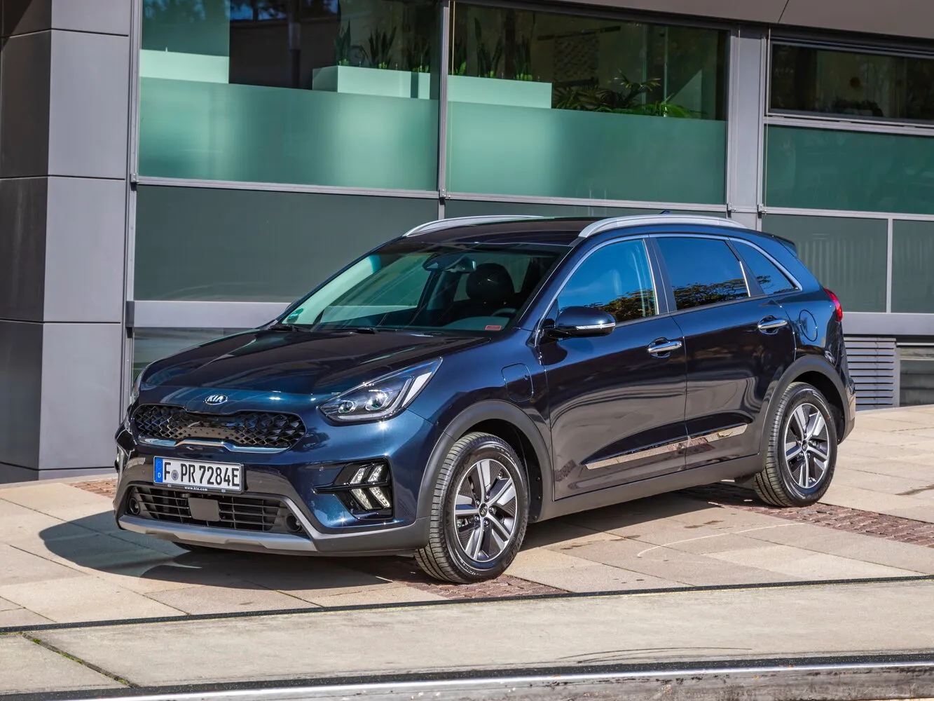 Фото автомобиля Kia Niro I Рестайлинг для подбора размеров колес, шин и дисков