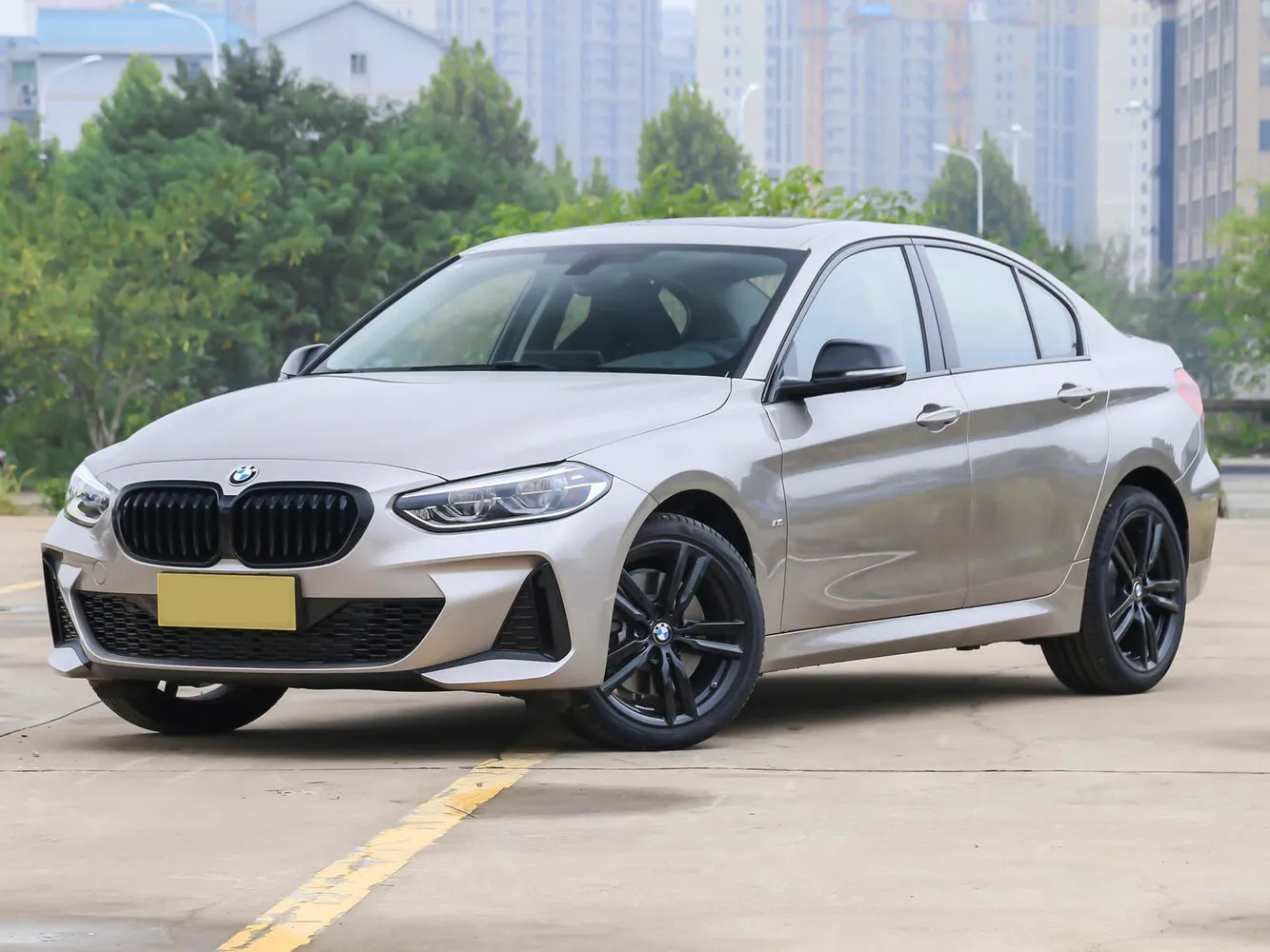 Фото автомобиля BMW 1 серии III (F52) Рестайлинг для подбора размеров колес, шин и дисков
