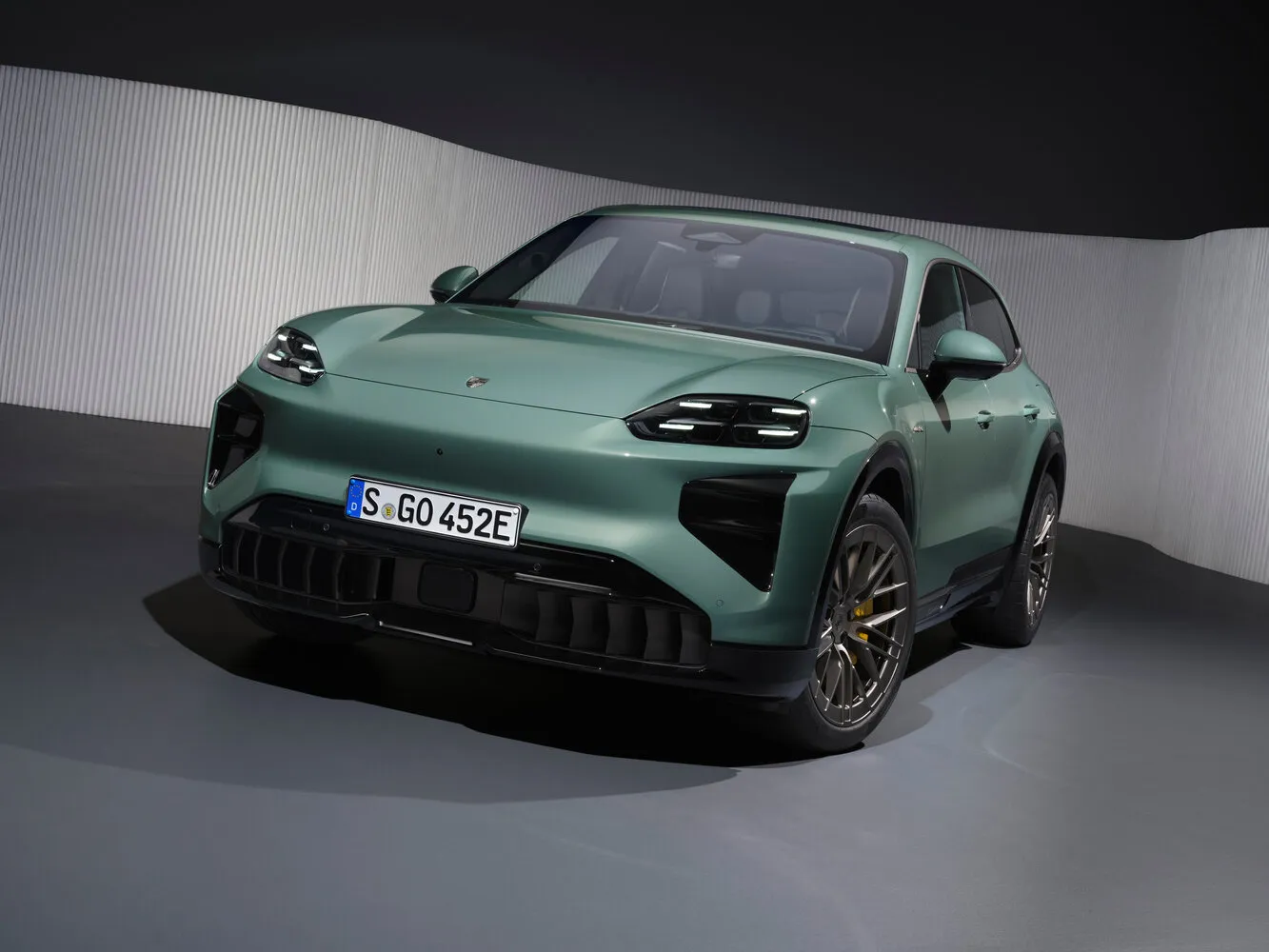 Фото автомобиля Porsche Cayenne IV для подбора размеров колес, шин и дисков