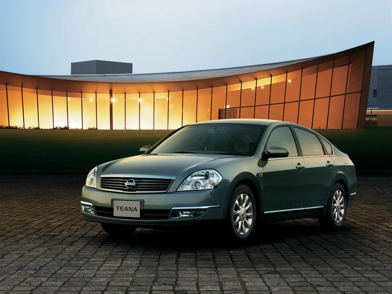 Фото автомобиля Nissan Teana I Рестайлинг для подбора размеров колес, шин и дисков