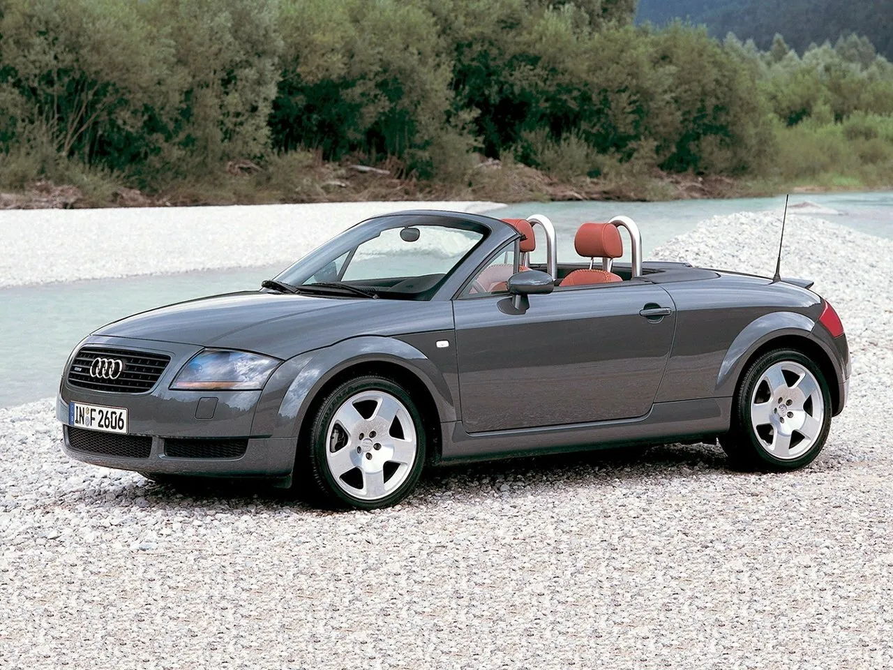Фото автомобиля Audi TT I (8N) для подбора размеров колес, шин и дисков
