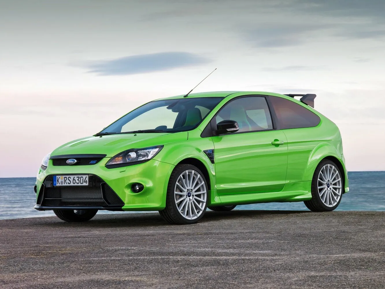 Фото автомобиля Ford Focus RS II для подбора размеров колес, шин и дисков