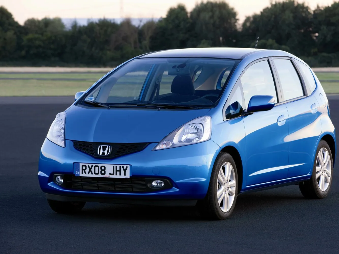 Фото автомобиля Honda Jazz II для подбора размеров колес, шин и дисков